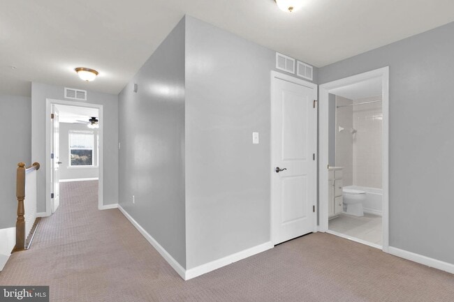 Building Photo - 9713 Glassy Creek Way