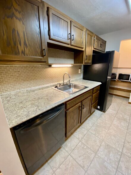 Building Photo - 30 Monmouth Dr