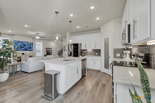 Building Photo - 816 Windflower