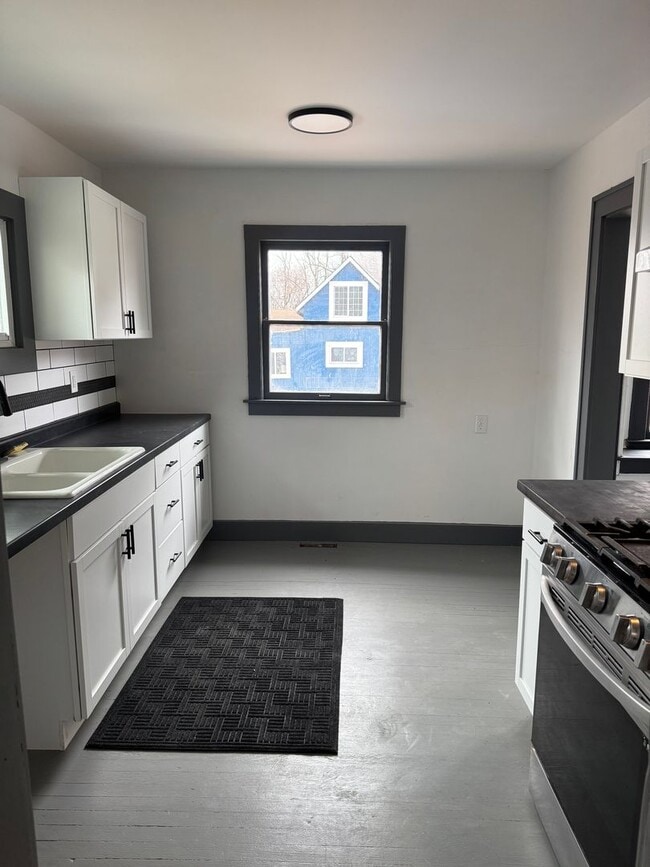 Building Photo - 3079 N 21 St