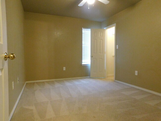 Building Photo - 1712 Ute Trail