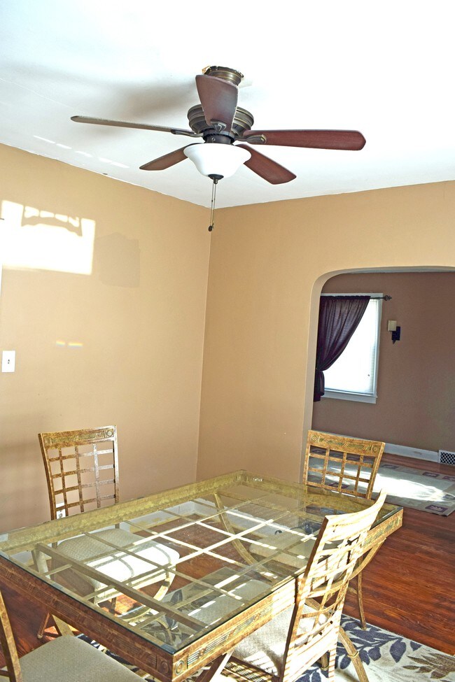 Building Photo - 2606 Wycliffe Rd