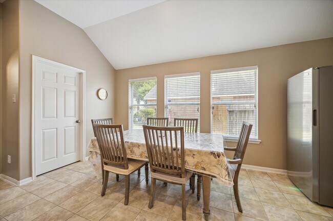 Building Photo - 18703 Summercliff Ln