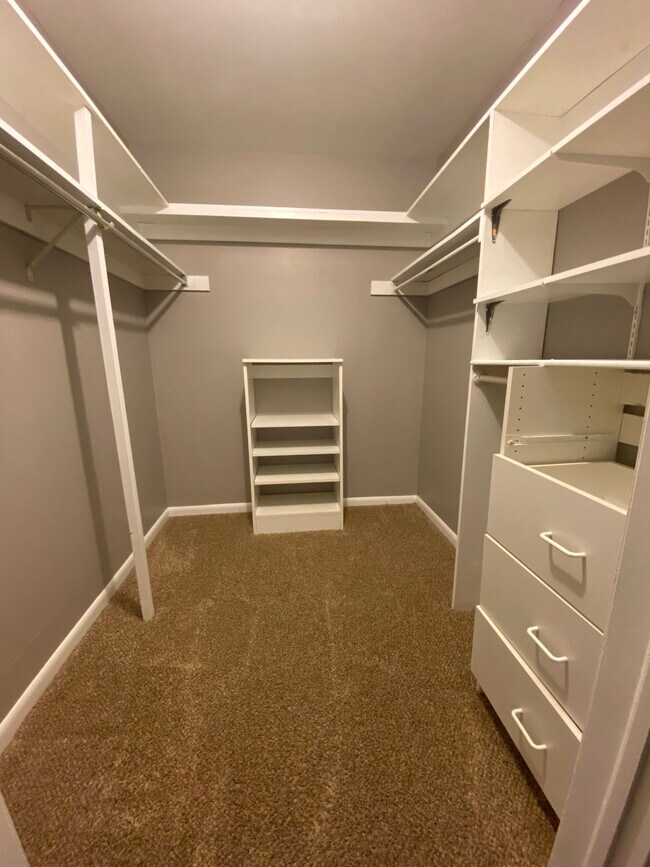Building Photo - 803A Cypress Point Cir