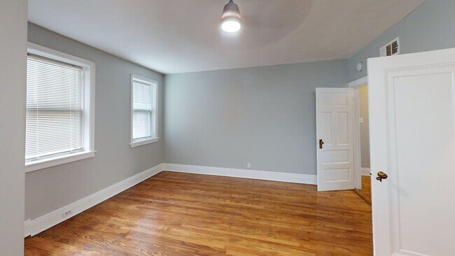 Building Photo - 3517 Magnolia Ave