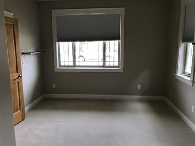 Building Photo - 4484 Alexander St