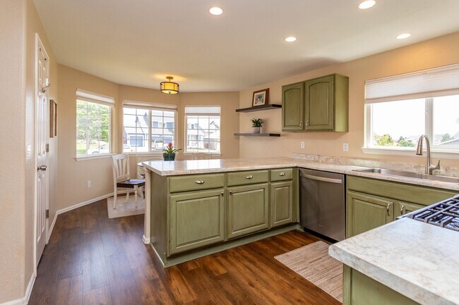 Building Photo - Spacious Corner Lot Gem in Ridgeview at St...