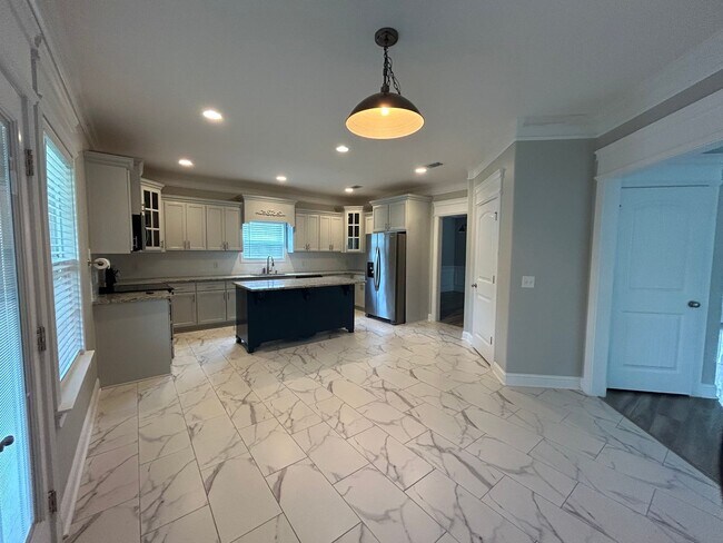 Building Photo - 287 Waystation