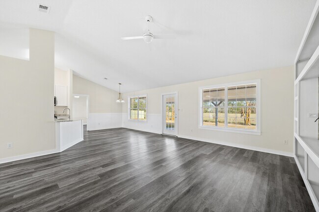 Building Photo - 2520 E Ashford Park Dr