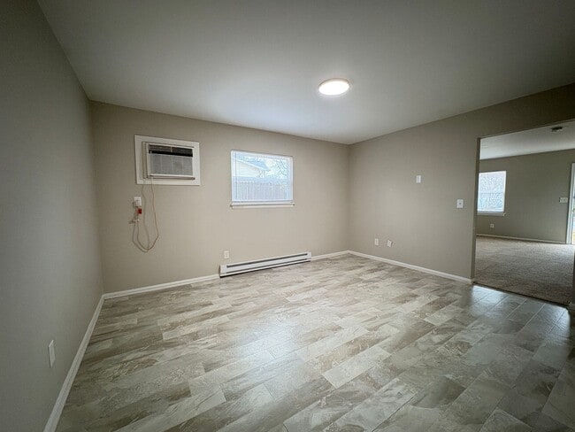 Building Photo - 3 Bedroom, 1.5 Bathroom Home in Greensboro!