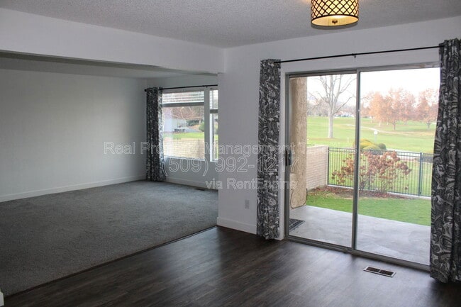 Building Photo - 444 Greenbrook Pl