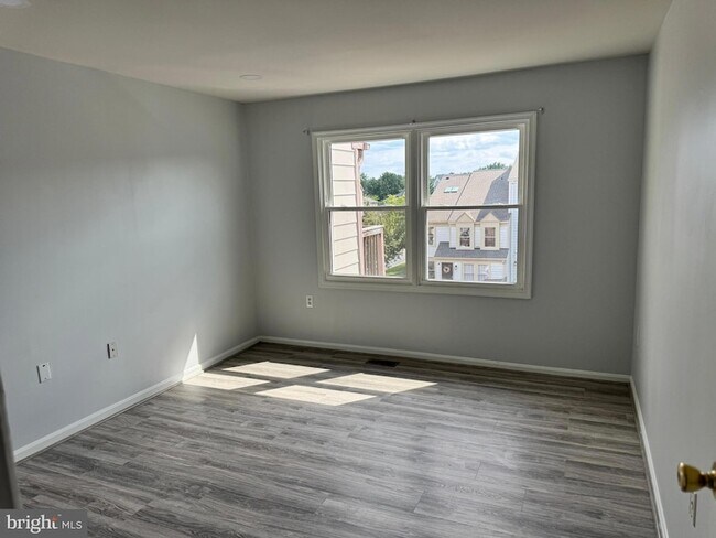 Building Photo - 7527 Belle Grae Dr