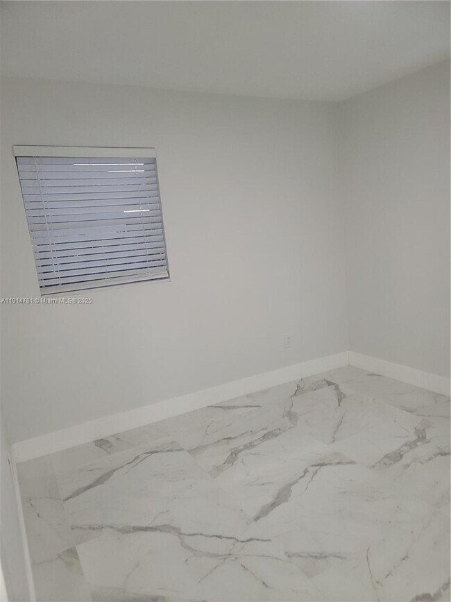 Building Photo - 5651 SW 109th Ct