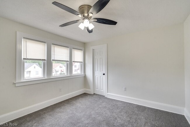 Building Photo - 5141 Clement Ave
