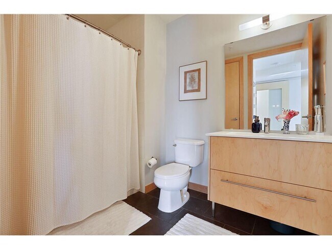 Building Photo - 901 S 2nd St