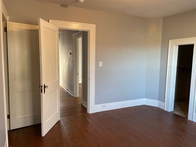 Building Photo - 4-5 bedroom home in Franklinville