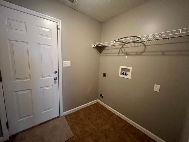 Building Photo - 4163 Meredith Dr