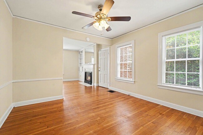 Building Photo - Great Emory Area Rental