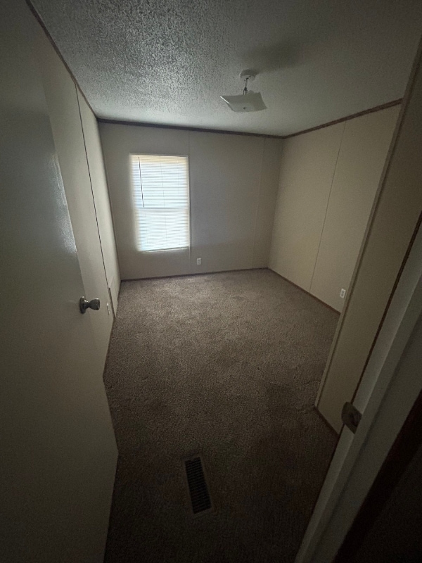 Building Photo - 1096 Clara Ln