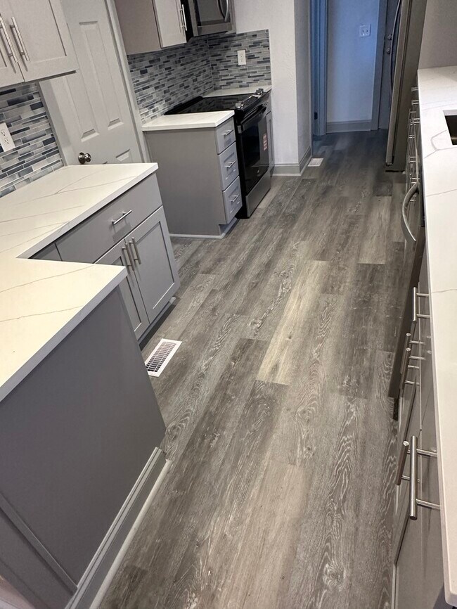 Building Photo - 5414 Brooklyn Ave