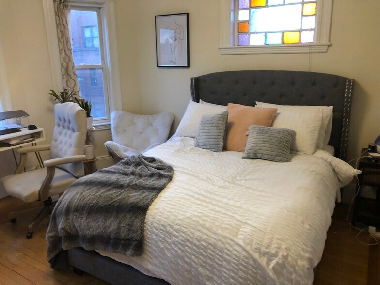 Building Photo - 231 Harvard St