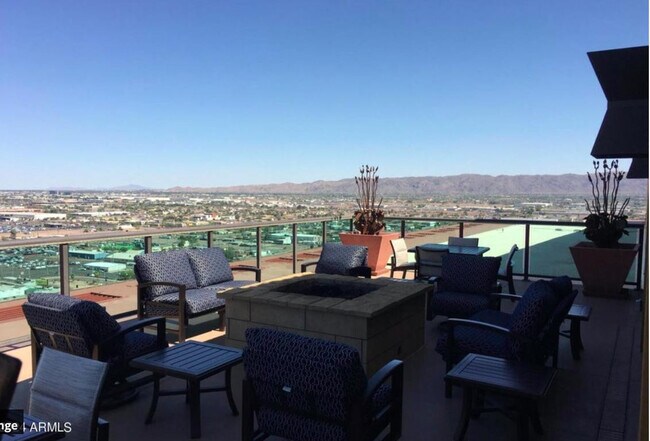 Building Photo - 310 S 4th St