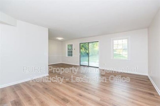 Building Photo - 459-120 Sycamore Ct