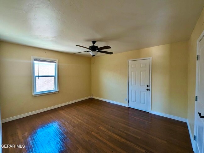 Building Photo - 1505 Howze St