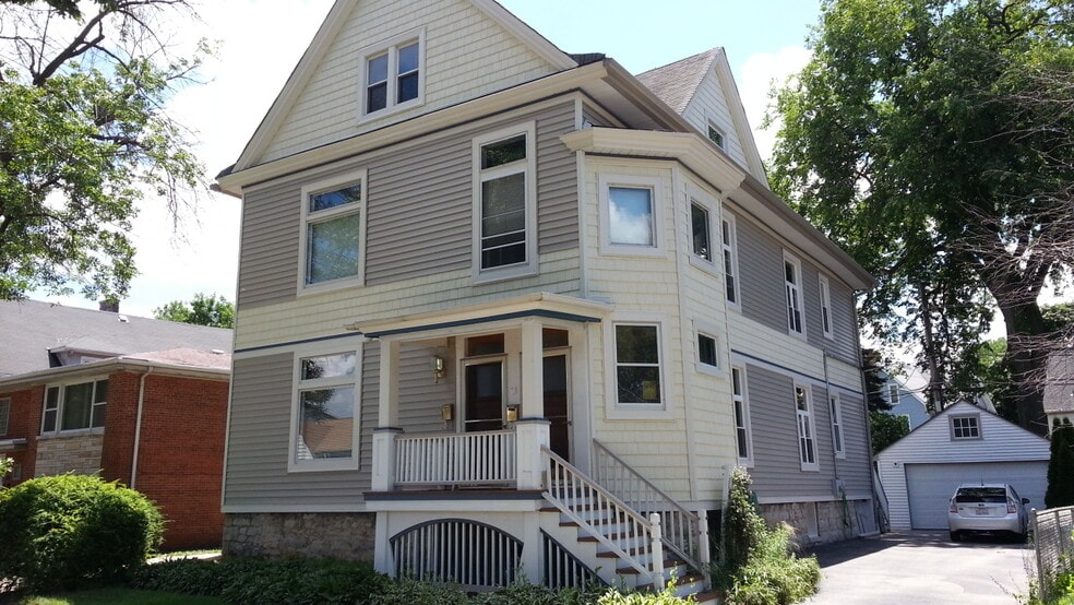Building Photo - 83 E Quincy St