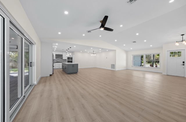 Building Photo - 280 Sulky Way