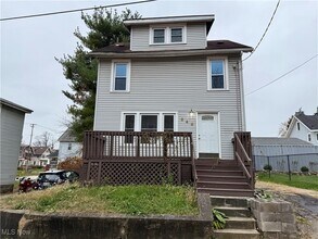 Building Photo - 846 Lee Dr