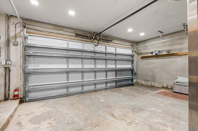Building Photo - 4201 W Sailboat Dr