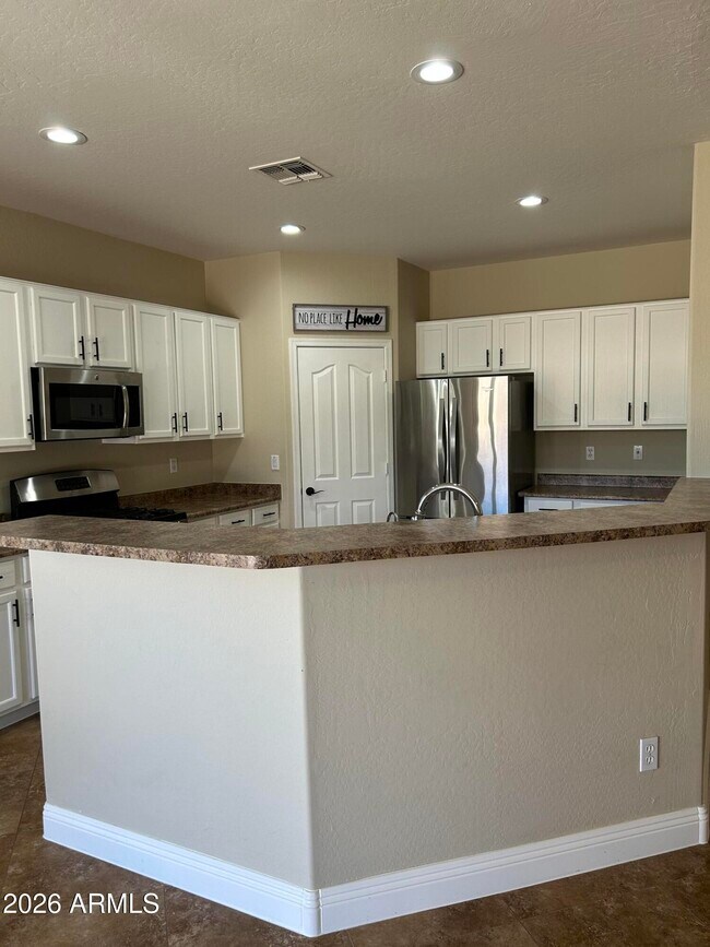 Building Photo - 7024 S Claiborne Ave