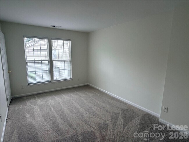 Building Photo - 123 Kase Ct