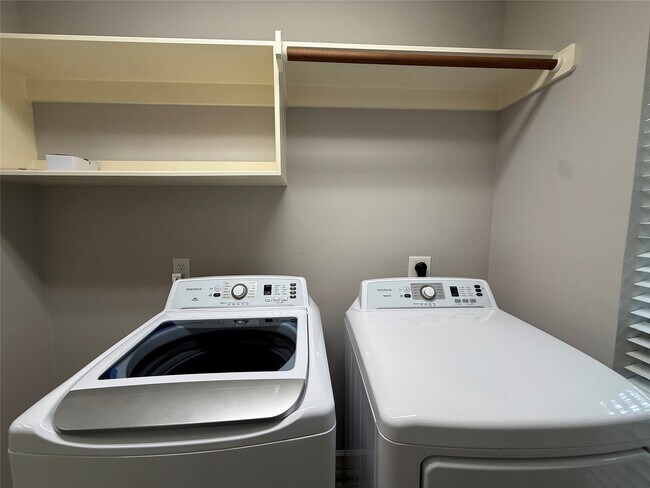 Building Photo - 3519 Pedernales Trails Ln