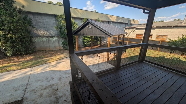 Building Photo - Completely remodeled Studio Home