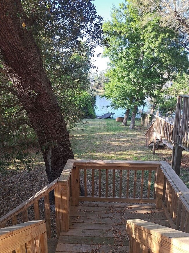 Building Photo - 4837 S Lakewood Dr