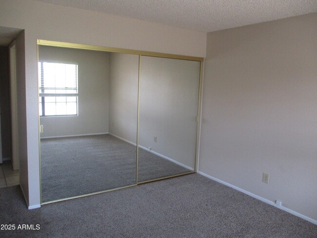Building Photo - 4607 E Bohl St