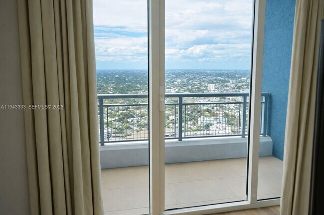 Building Photo - 60 SW 13th St