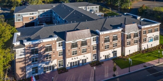 Primary Photo - 663 Springfield Ave