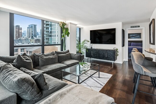 Building Photo - 1030 N State St