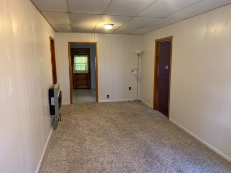 Building Photo - 2026 W Birch Ave