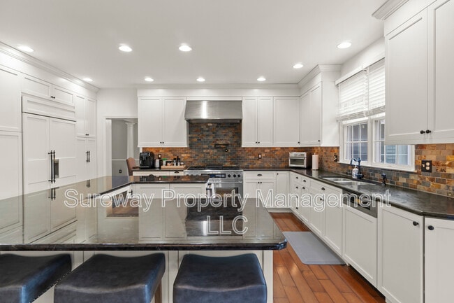 Building Photo - 2 Heather Ln