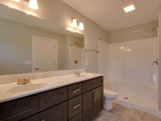 Building Photo - Luxury Rental The Townes at Congers Creek