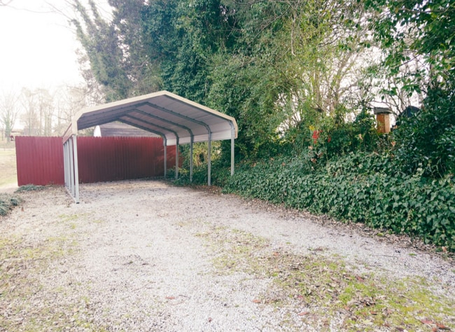 Building Photo - 171 W Meeting St