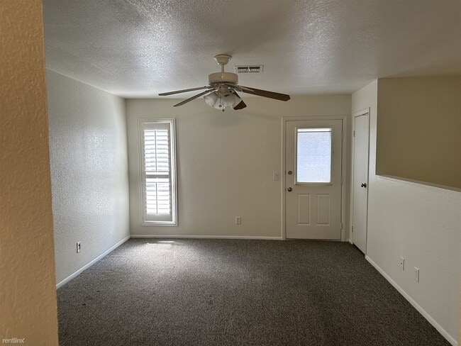 Building Photo - 1 br, 1.5 bath Condo - 1629 Justin Court