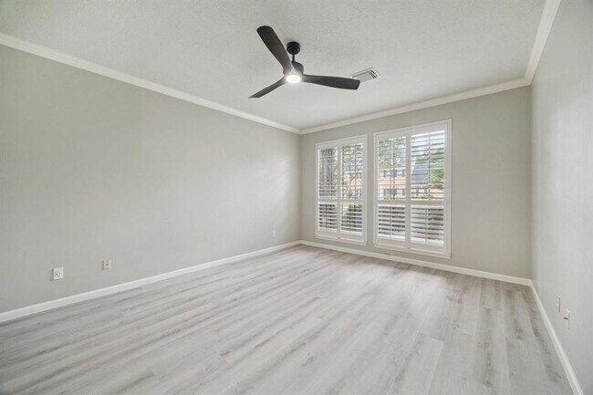Building Photo - 5618 Spring Lodge Dr