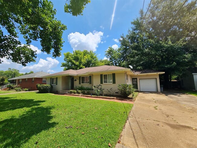 Primary Photo - 112 Calhoun Rd