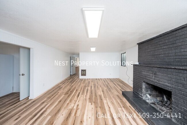 Building Photo - 1221 S Baker St