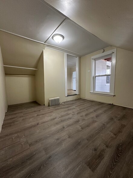 Building Photo - 14 Dinsmore St